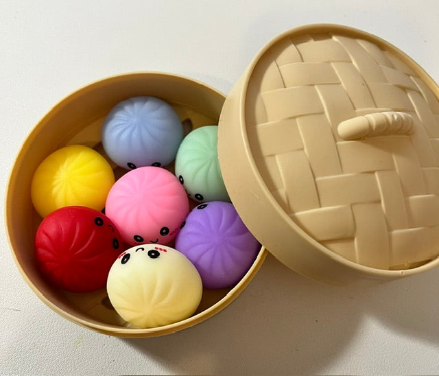 Mochi-Style 7pcs Rainbow Scented Mini Squishy Dumplings in Steamer