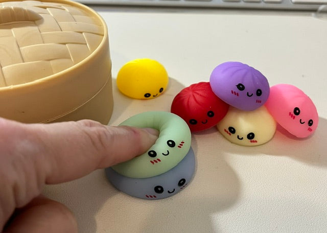 Mochi-Style 7pcs Rainbow Scented Mini Squishy Dumplings in Steamer