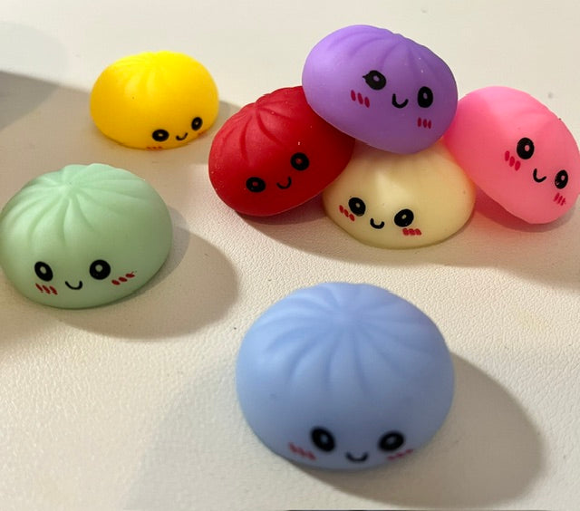 Mochi-Style 7pcs Rainbow Scented Mini Squishy Dumplings in Steamer